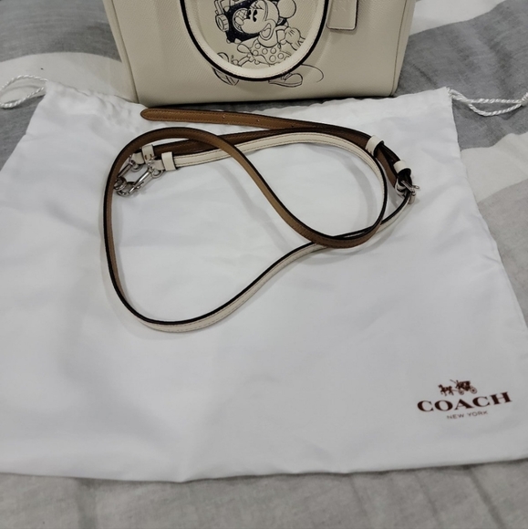 Disney x Coach Minnie Mouse Purse - Picture 6 of 9